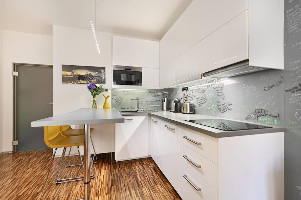 Smart & Luxury Old Town Apartment براغ المظهر الخارجي الصورة